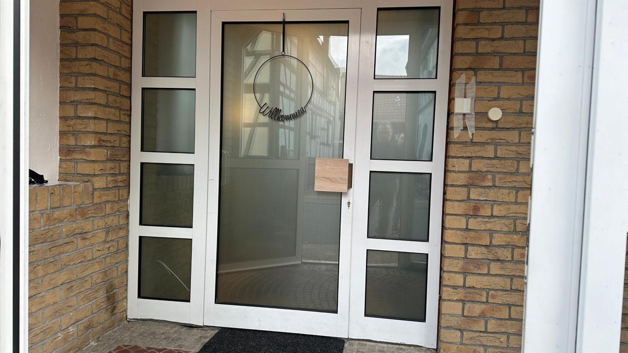 Bellahomes Apartments, Ground Floor, Aircondition, Private Parking, Airport 30 Min Erlensee