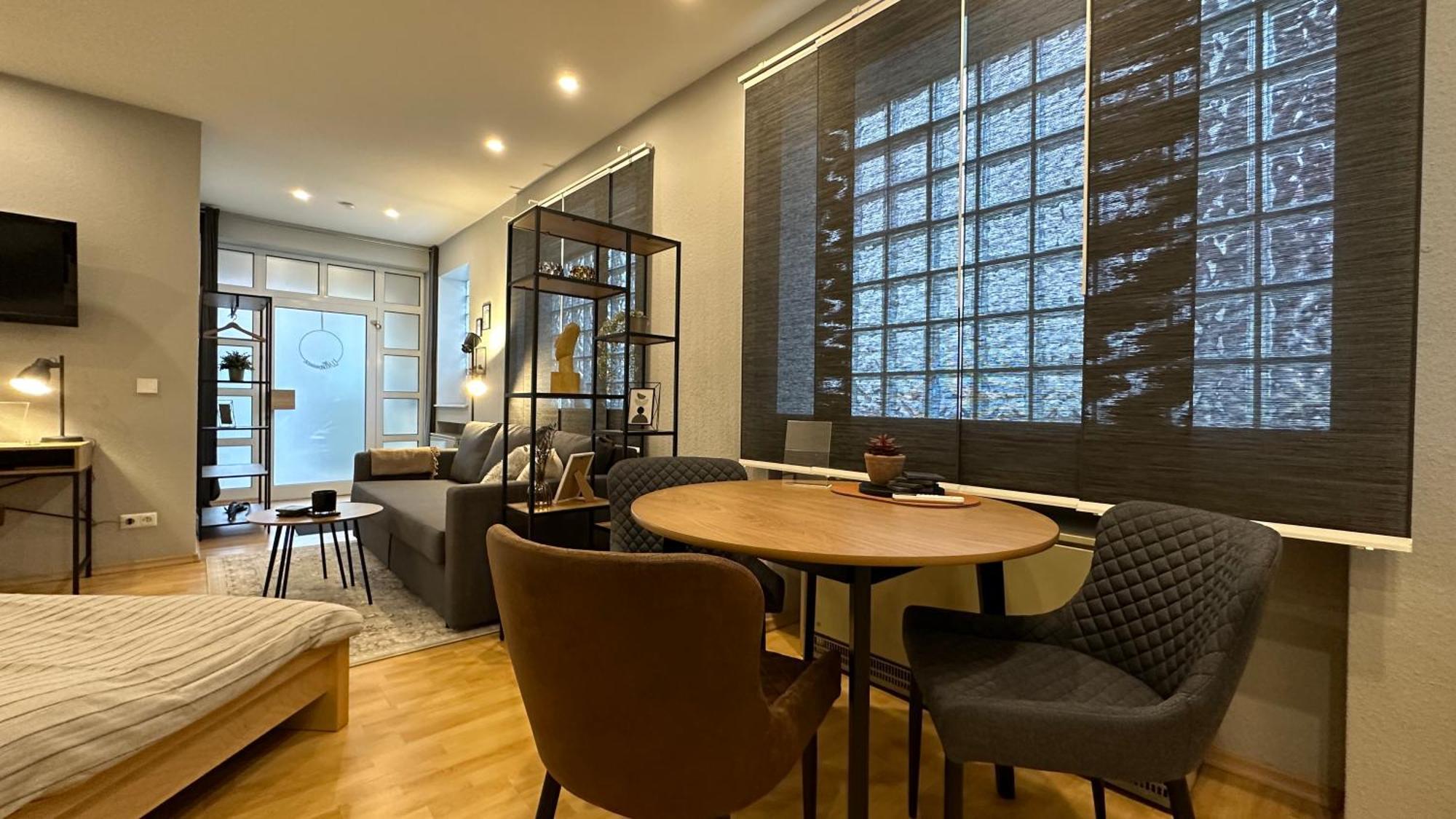 Bellahomes Apartments, Ground Floor, Aircondition, Private Parking, Airport 30 Min * Erlensee